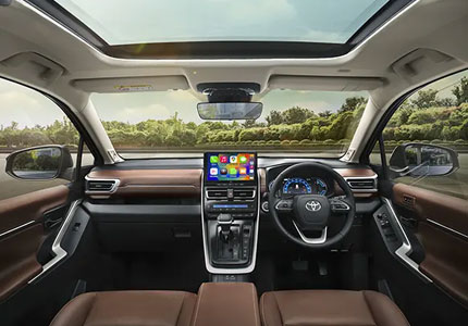 Toyota Innova Hycross