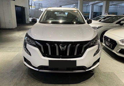Mahindra XUV 700