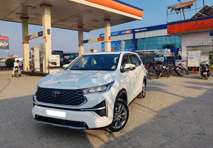 Toyota Innova Hycross